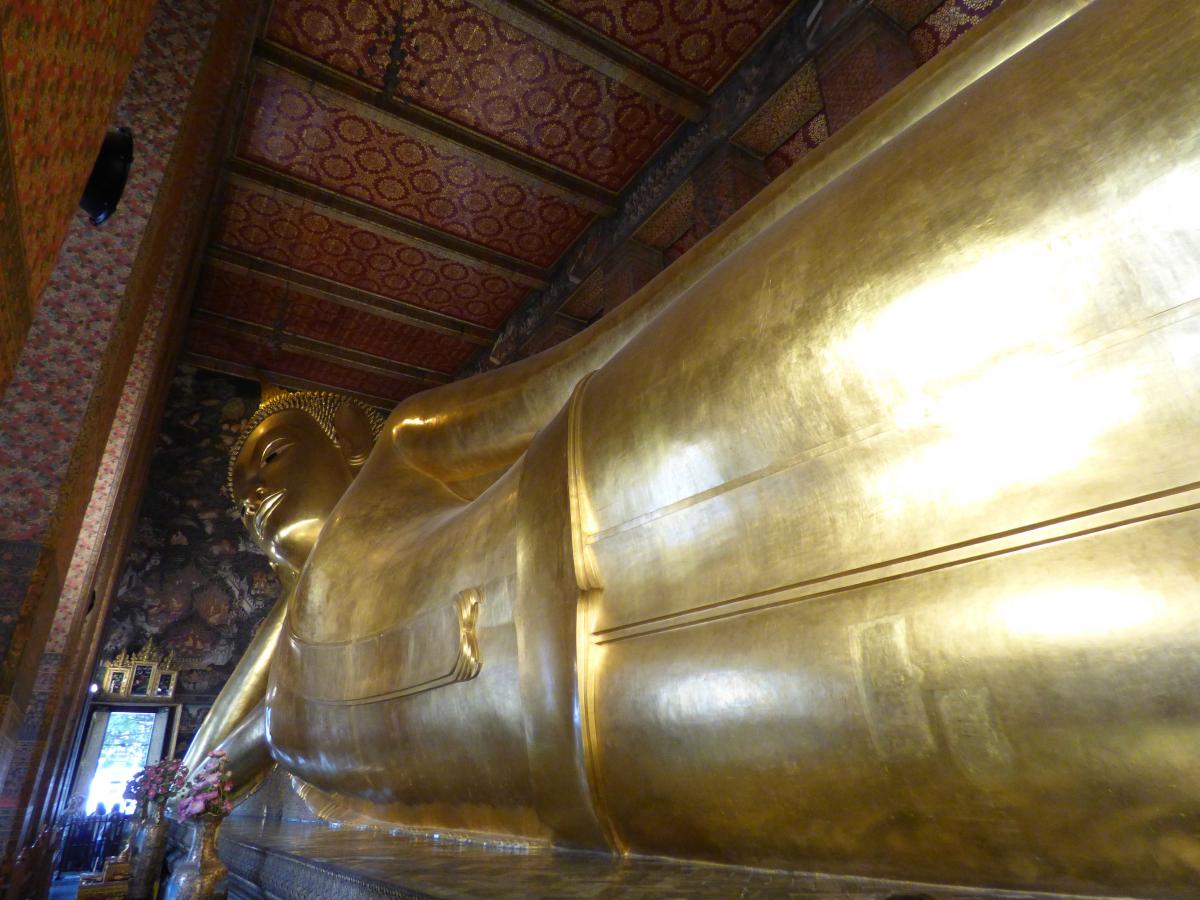 Wat Pho fekvő Buddha szobor